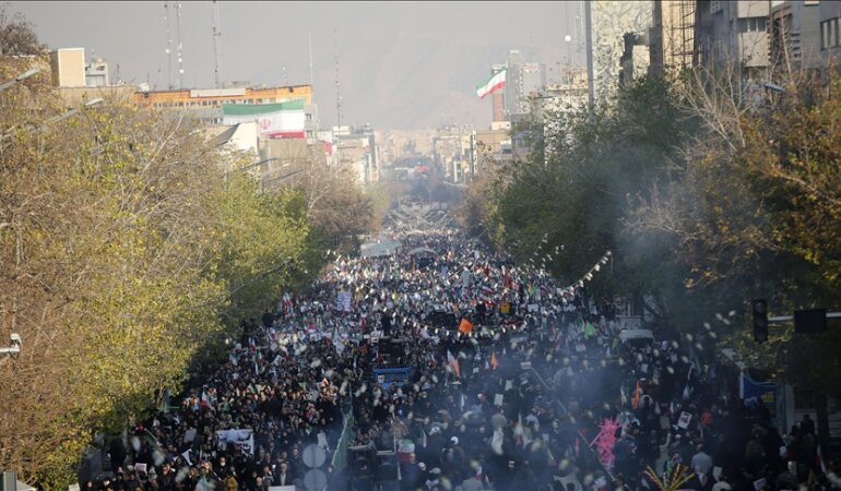 Reżim mułłów w Iranie bliski upadku